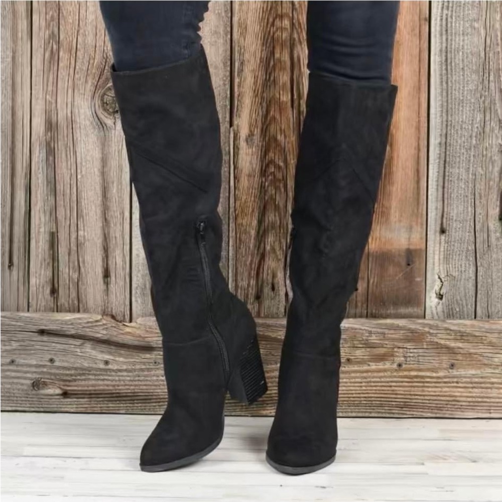 Black Knee High Heeled Boots, Brand New, Never Worn
